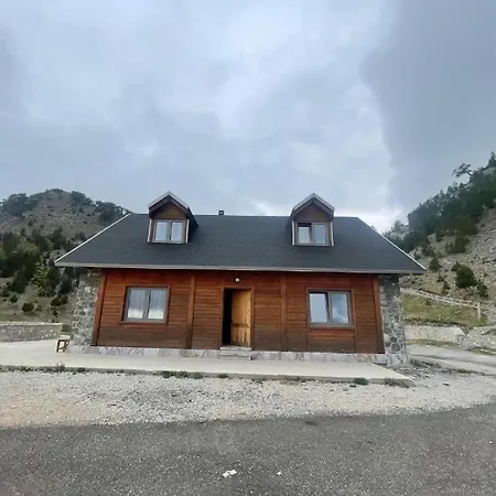 Buni I Bajraktarit Ostello